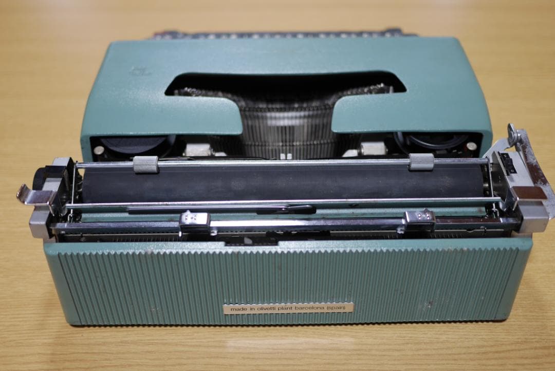 （イタリア）オリベッティ タイプライター lettera32