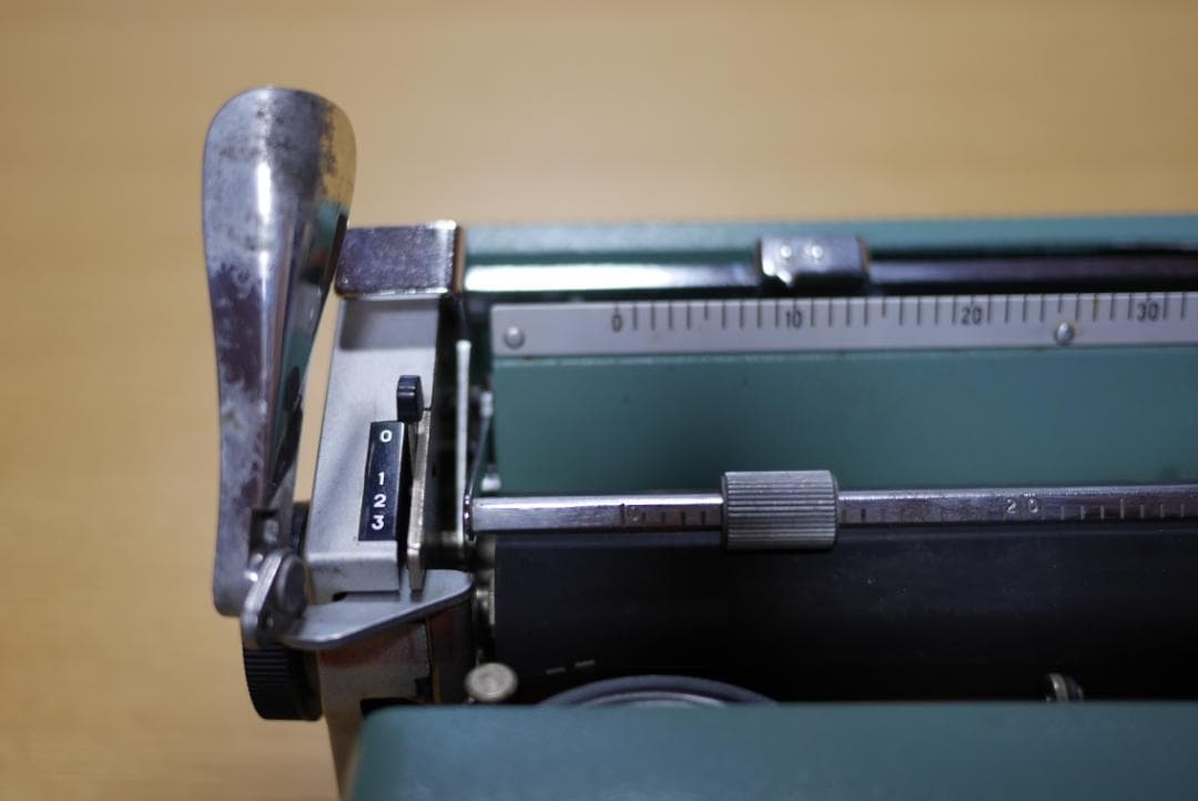 （イタリア）オリベッティ タイプライター lettera32