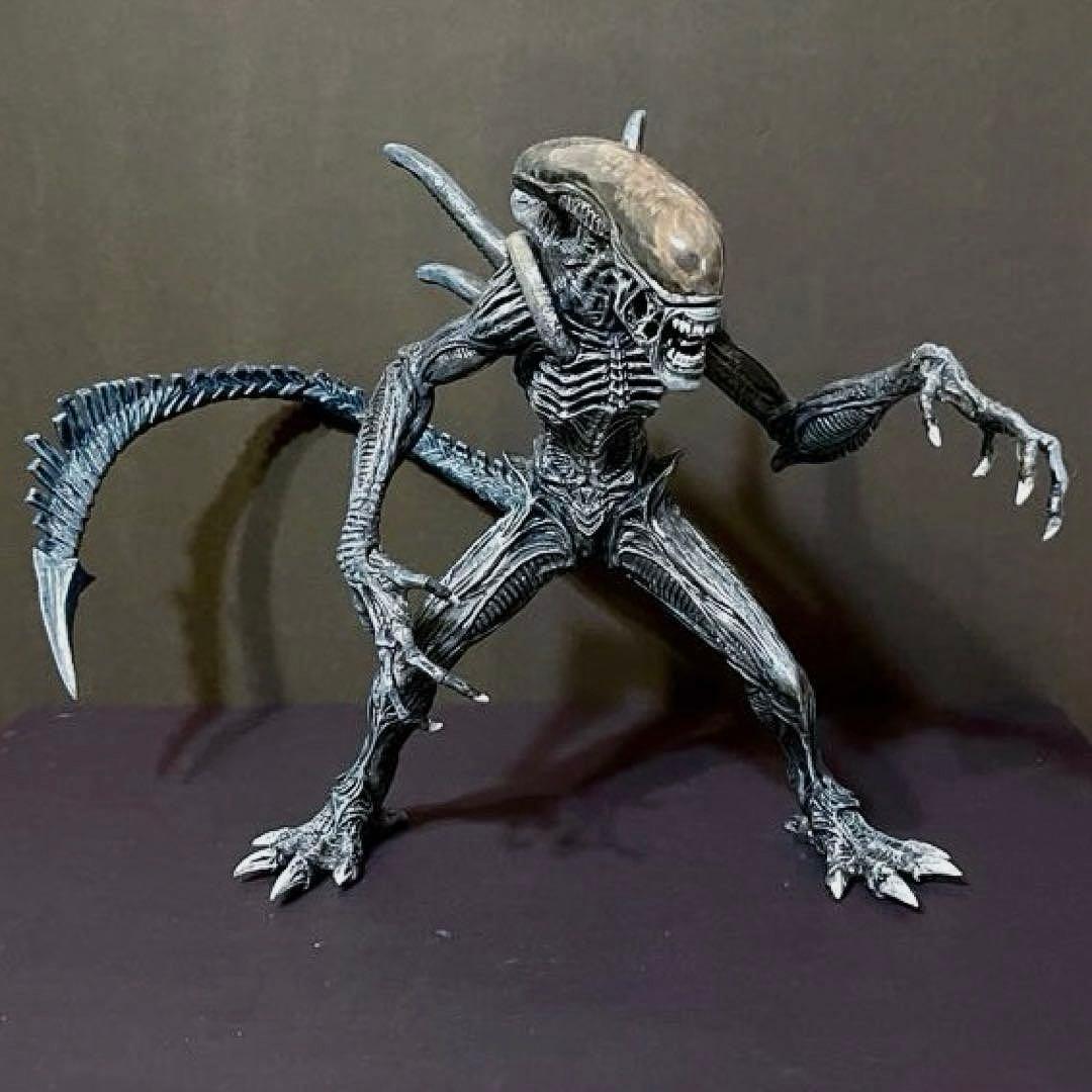 エイリアン　フィギュア　リペイント完成品