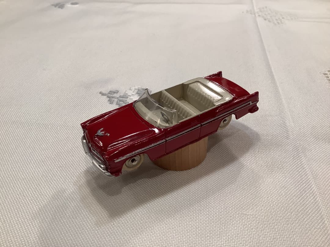 美品レア　DINKY TOYS CHRYSLER NEW YORKER ミニカー