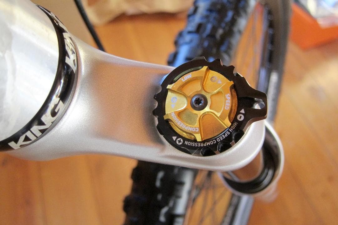 Intense Tazer HT ダートジャンプ／ストリートカスタム