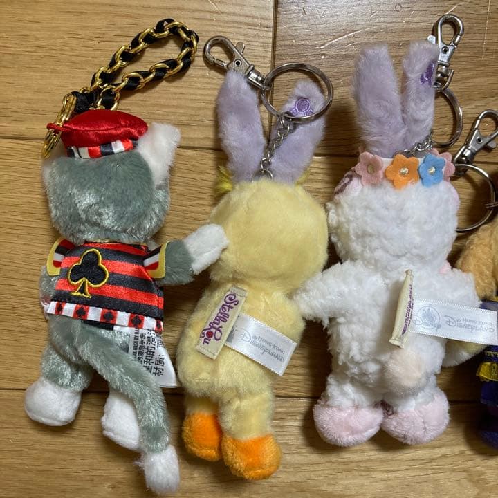 ダッフィー　ステラルー　クッキーアン　ジェラトーニ　ぬいぐるみバッヂ　ディズニー