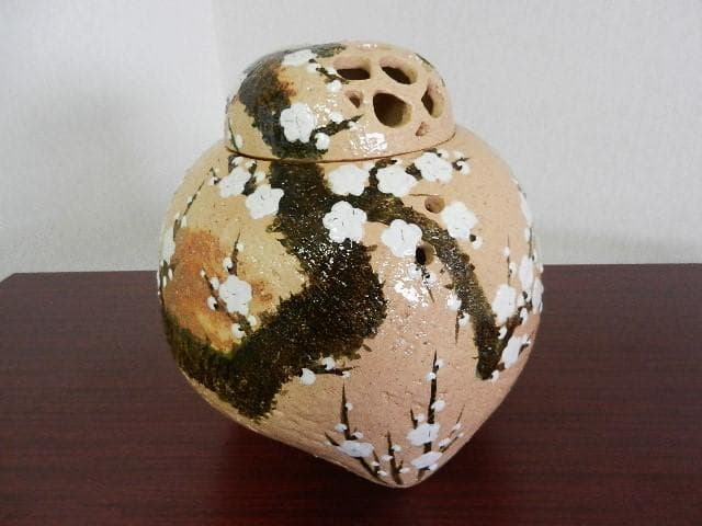 「後藤（永興）明道」作　茶道具「乾山写　梅の絵　手焙」　共箱「鵬雲斎」書付