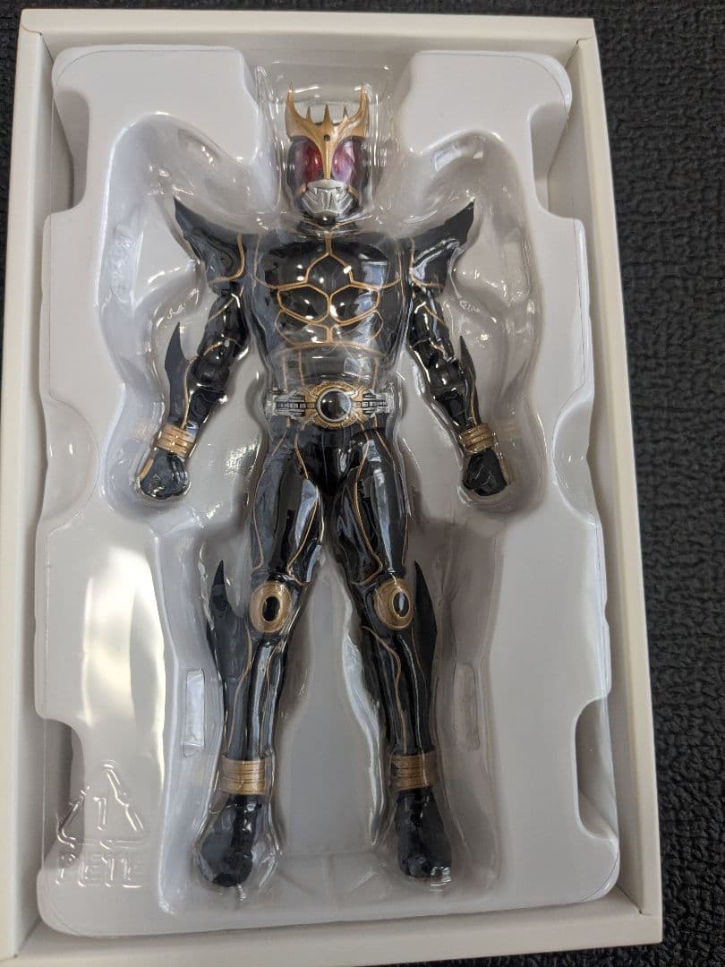 仮面ライダー クウガ アルティメットフォーム真骨彫 フィギュア