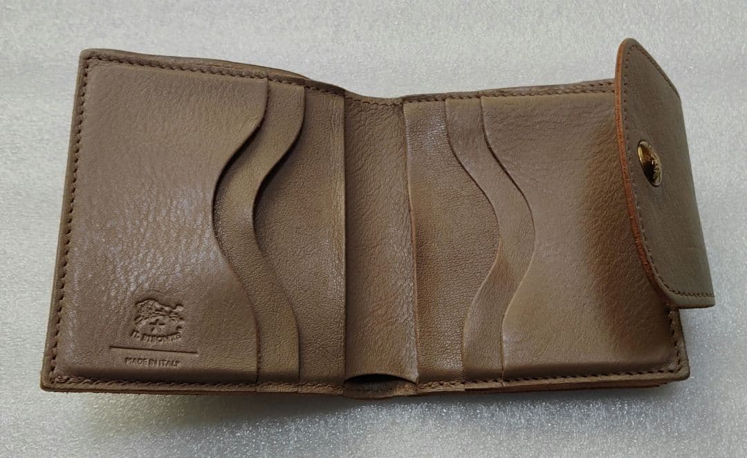 rima様　美品　IL BISONTE　二つ折り財布　ベージュ　がま口　ミニ財布