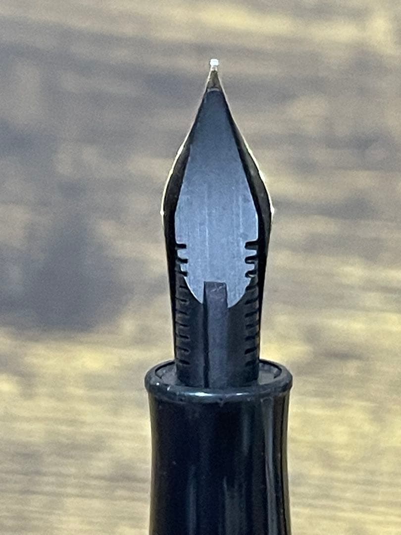 未使用に近い　1970年代　初期型　ギャザード　エボナイト　14金　万年筆　中字