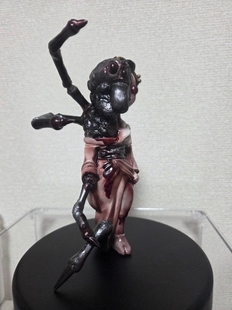 ヒカリトイズ/墓場の画廊 物ノ怪少女・女郎蜘蛛(屍)