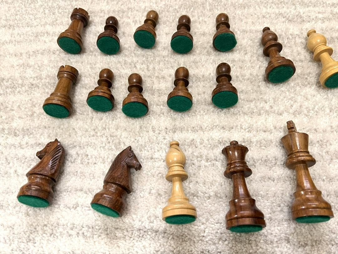 ドイツ製 手作り 木製 折畳み ドイツのアンティーク店で購入♪ チェス盤　 美品