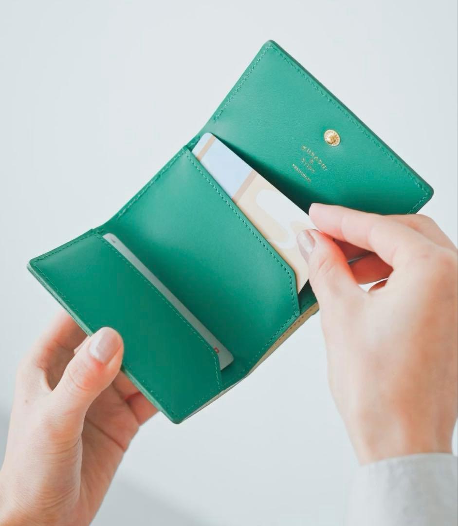 手のひらサイズの本革財布　KURASHI&Trips PUBLISHING