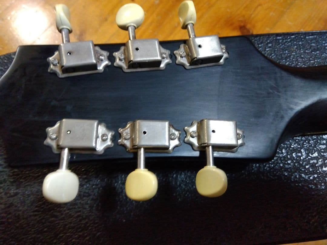 ギター loar LH-300