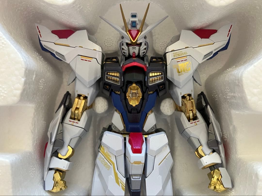 メタルビルド　ストライクフリーダム　2024 ➕光の翼 、キラ　アクスタ付き