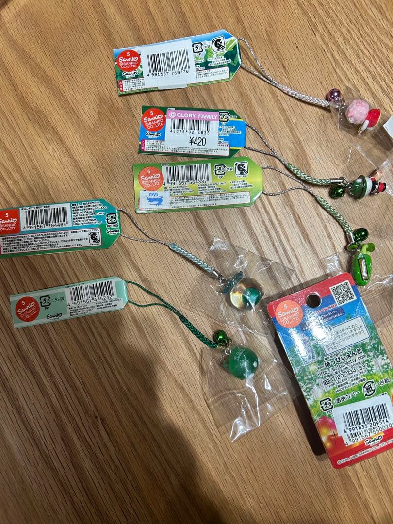 ご当地キティ　レア　根付けストラップ　北海道　まりも　クリア