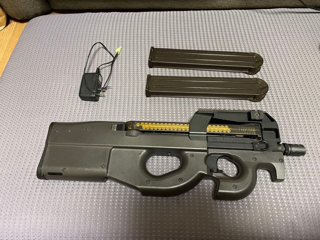 P90 東京マルイ　マガジン2個付き