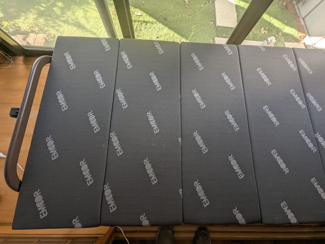 【送料込み】折りたたみベッド シングル EMOR 軽量 来客用 災害用