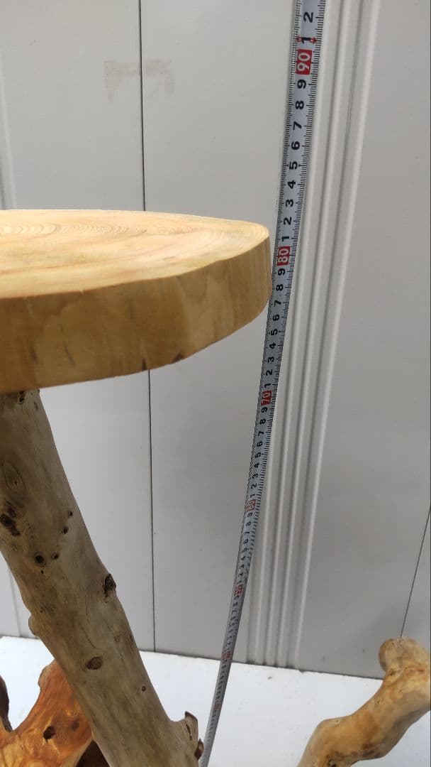 流木を使った天然素材のキャットタワー