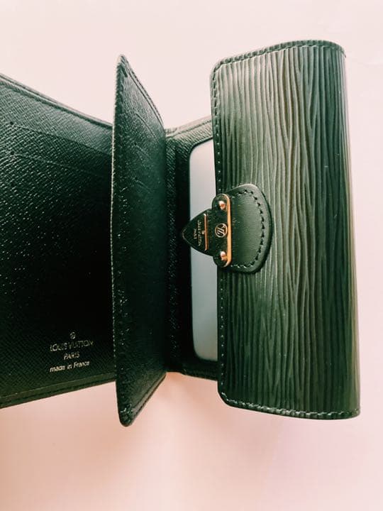 新品★LOUIS VUITTON(ルイヴィトン)折り畳み財布