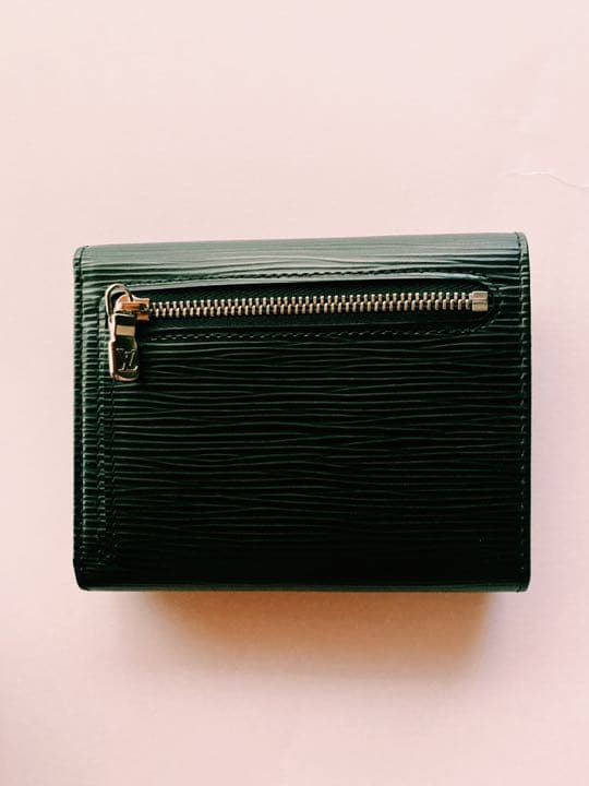 新品★LOUIS VUITTON(ルイヴィトン)折り畳み財布