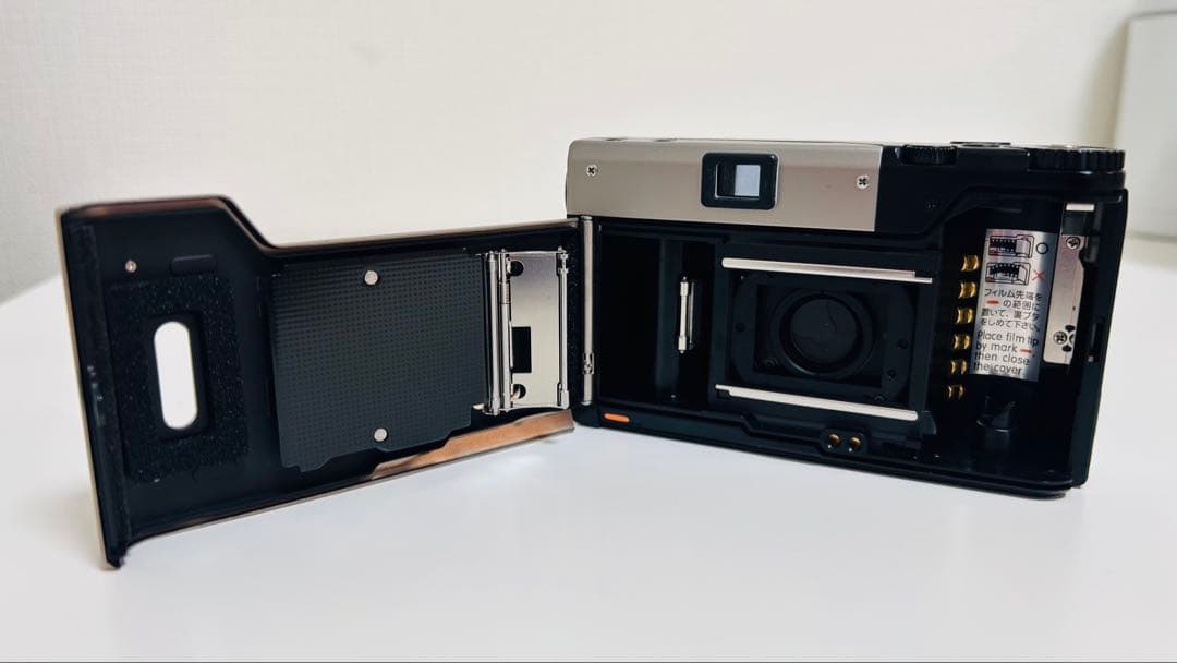 【シュシュ】CONTAX T3 本体のみ｜初代オーナー（内部くもりあり）