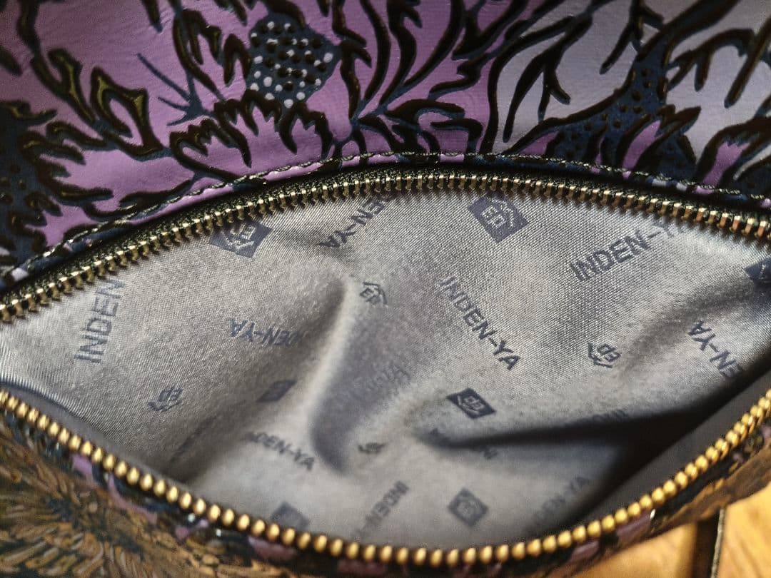 希少 印傳屋 フロニティ ショルダーバッグ 斜めがけ 肩がけ B5 黒×紫