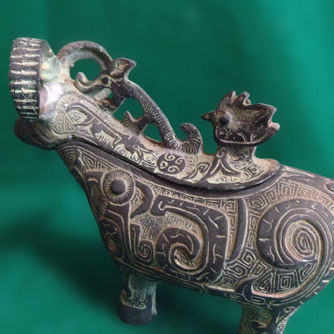 銅製羊の彫刻オブジェ　中国製