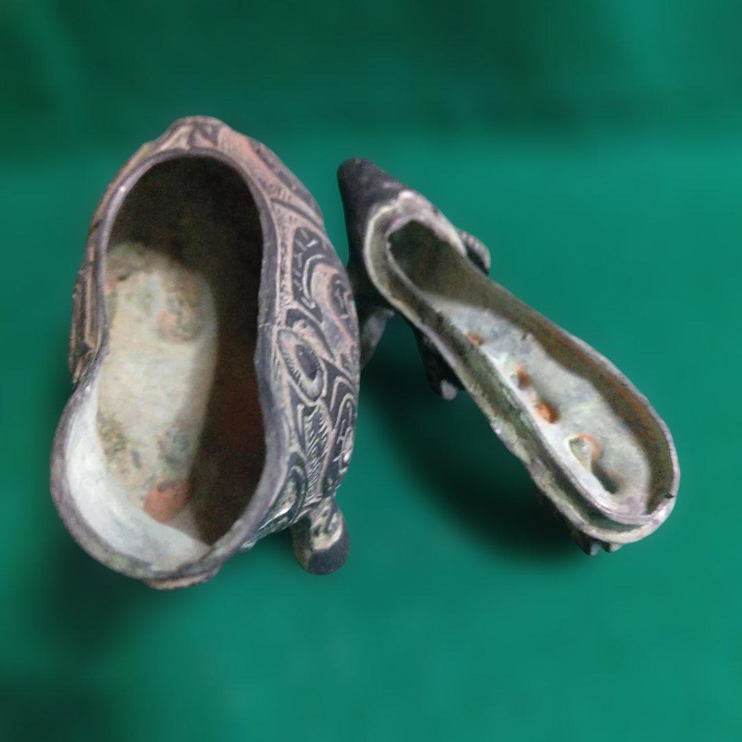 銅製羊の彫刻オブジェ　中国製