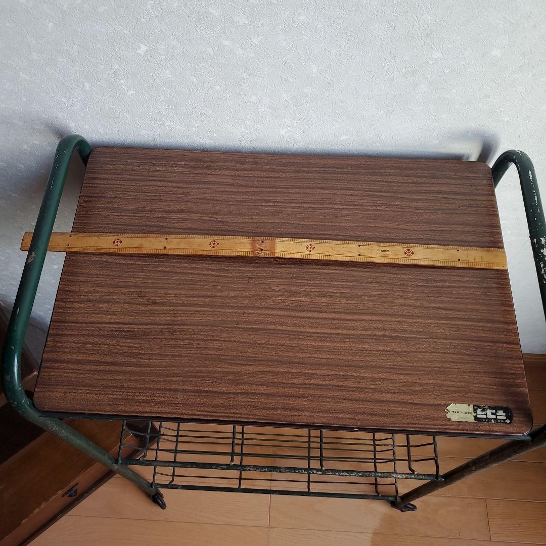 昭和レトロのラック