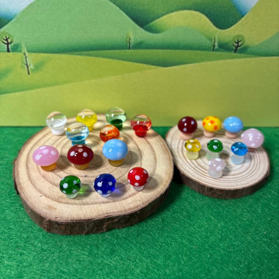 小さなきのこ　ガラス細工　ミニチュア