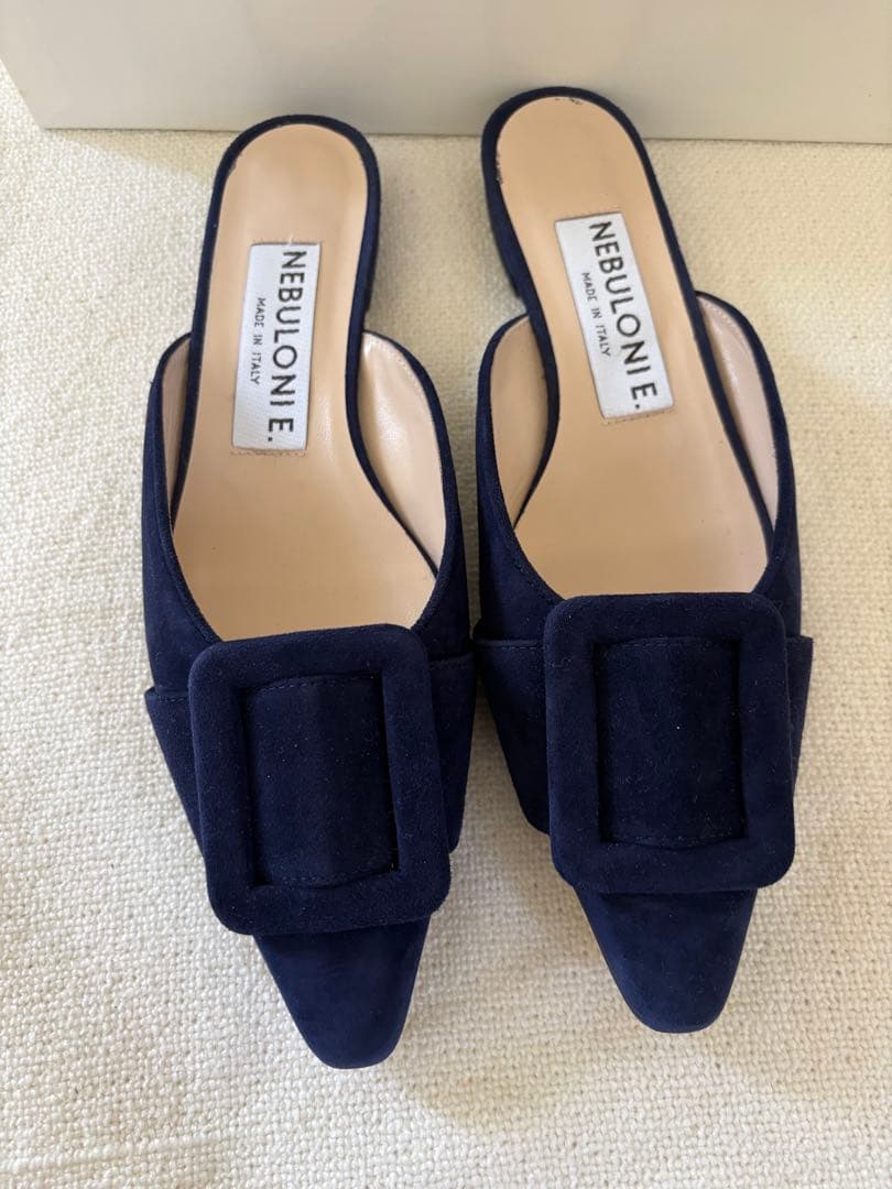 新品未使用★NEBULONIE ネブローニ　スエード バックルミュールサンダル