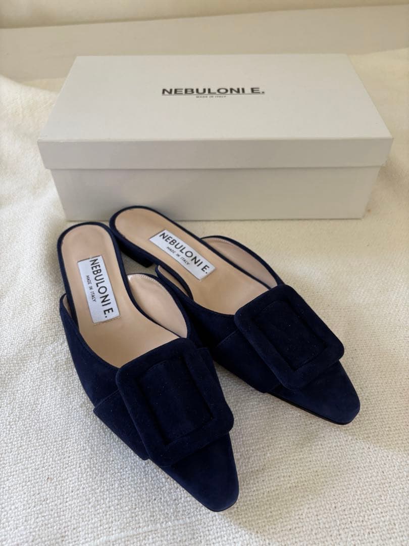 新品未使用★NEBULONIE ネブローニ　スエード バックルミュールサンダル