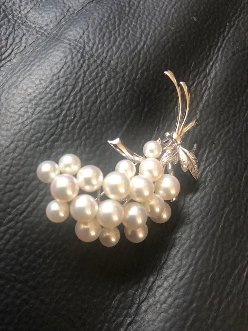 Mikimoto ミキモト真珠 K14WGブローチ あこや真珠　ぶどうモチーフ