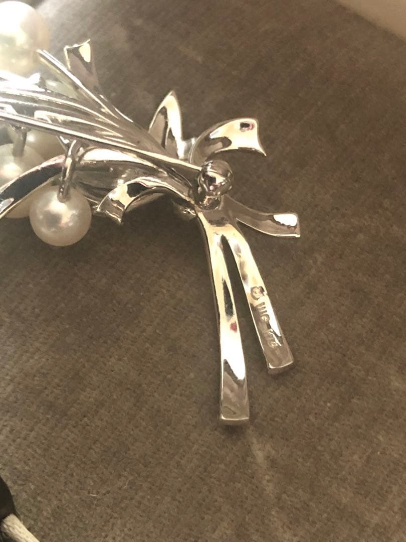 Mikimoto ミキモト真珠 K14WGブローチ あこや真珠　ぶどうモチーフ