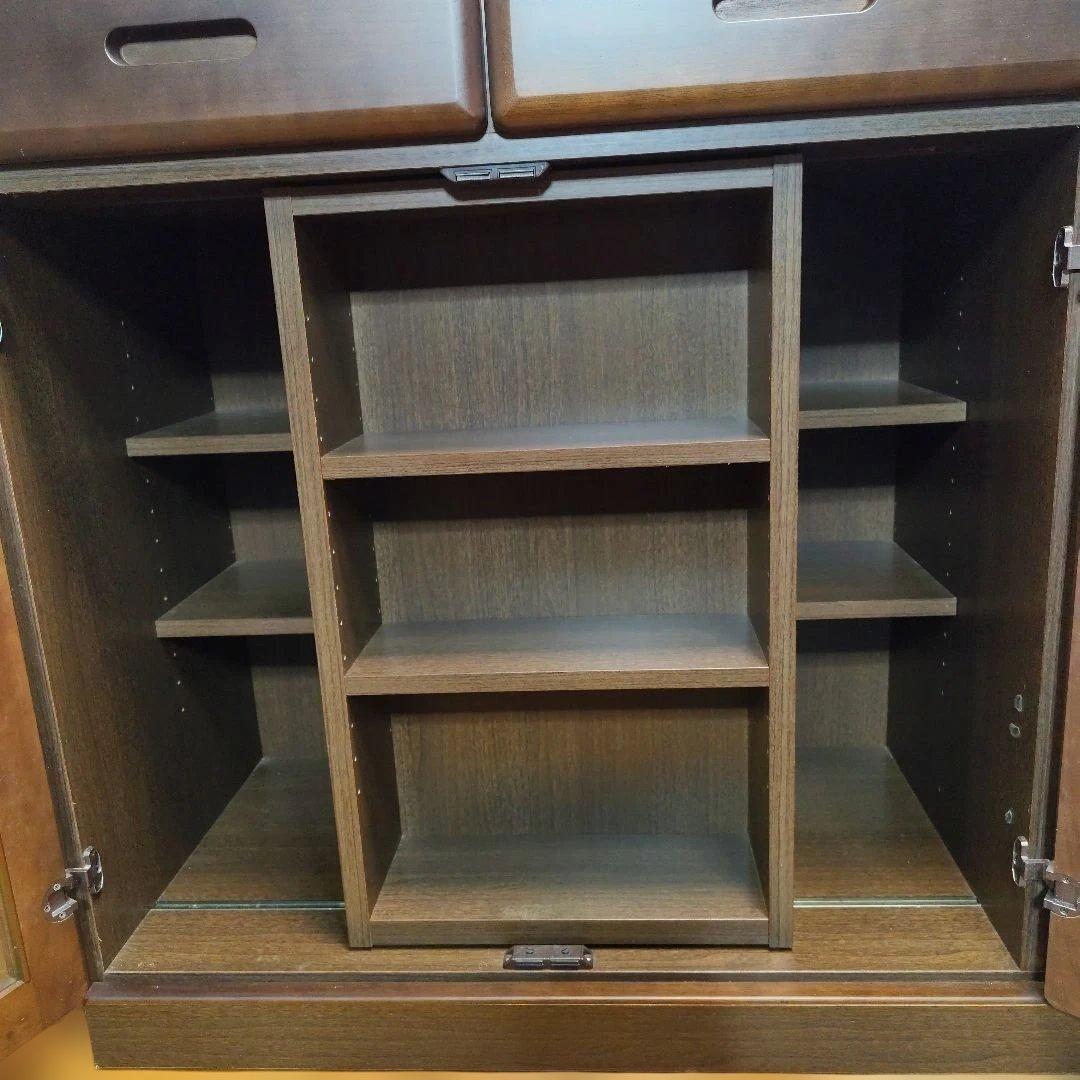 ダークブラウン木製キャビネット サイドボード