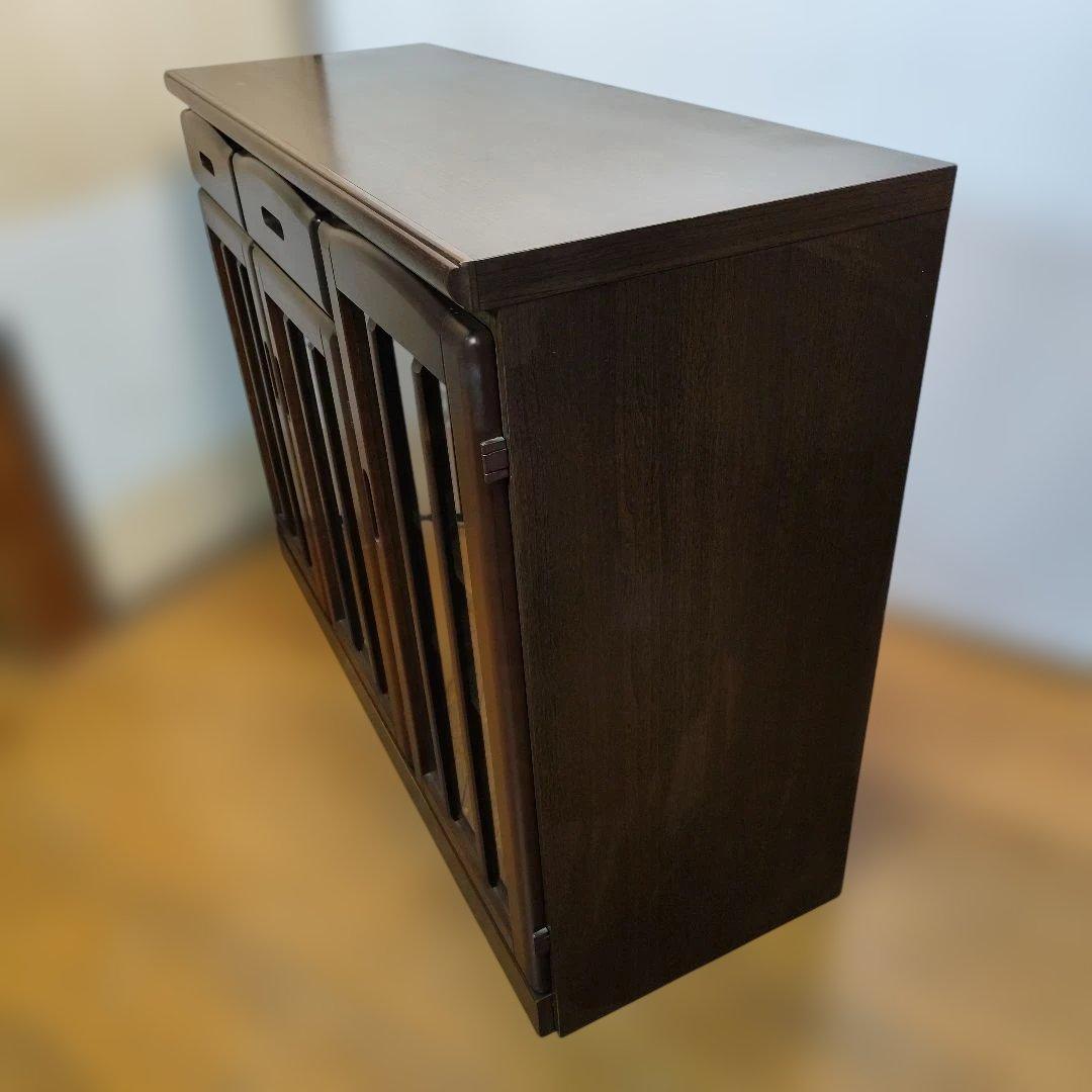 ダークブラウン木製キャビネット サイドボード