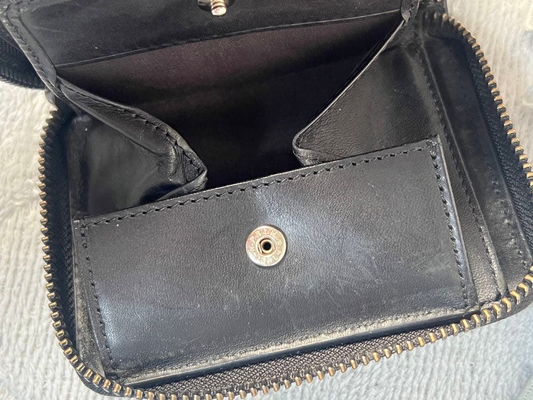 HYSTERIC GLAMOUR ♡ ロゴスタッズ ラウンドジップミニウォレット