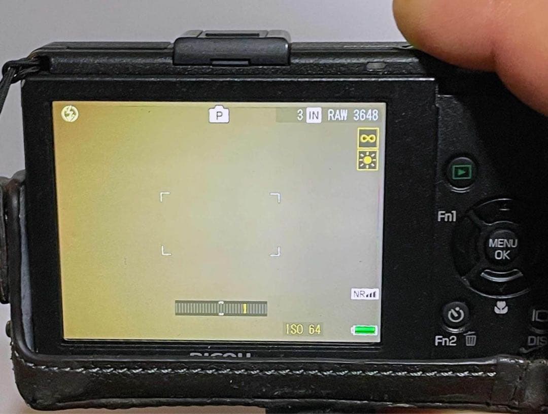 RICOH GR DIGITAL III (CCDセンサー搭載 名機)