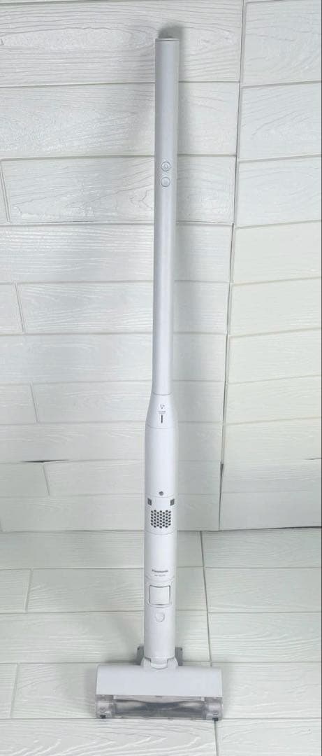 Panasonic 充電式掃除機 MC-NS10K 2023年製 紙パック付き