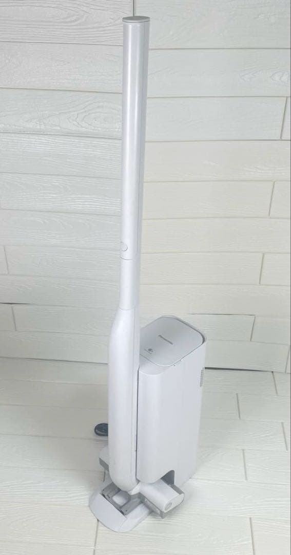 Panasonic 充電式掃除機 MC-NS10K 2023年製 紙パック付き