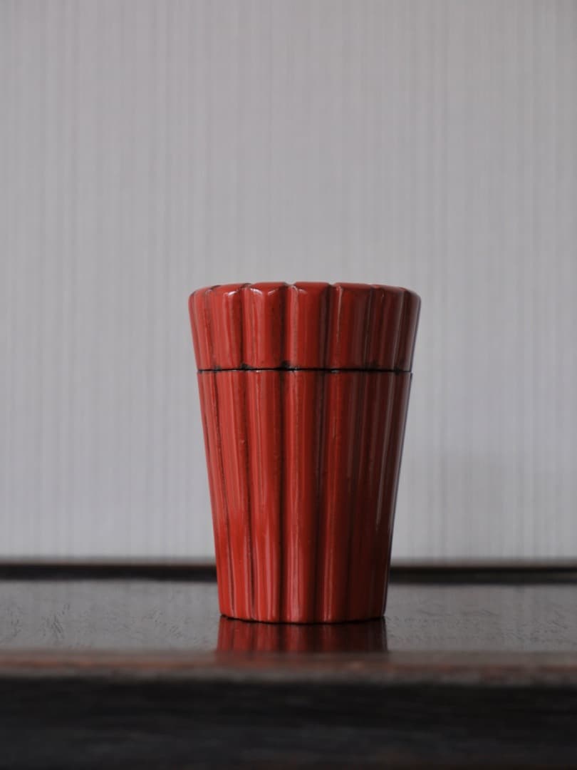 道場宗廣　菊割棗　 根来塗　茶入れ　茶器　漆工芸　共箱　茶道具　Q1993