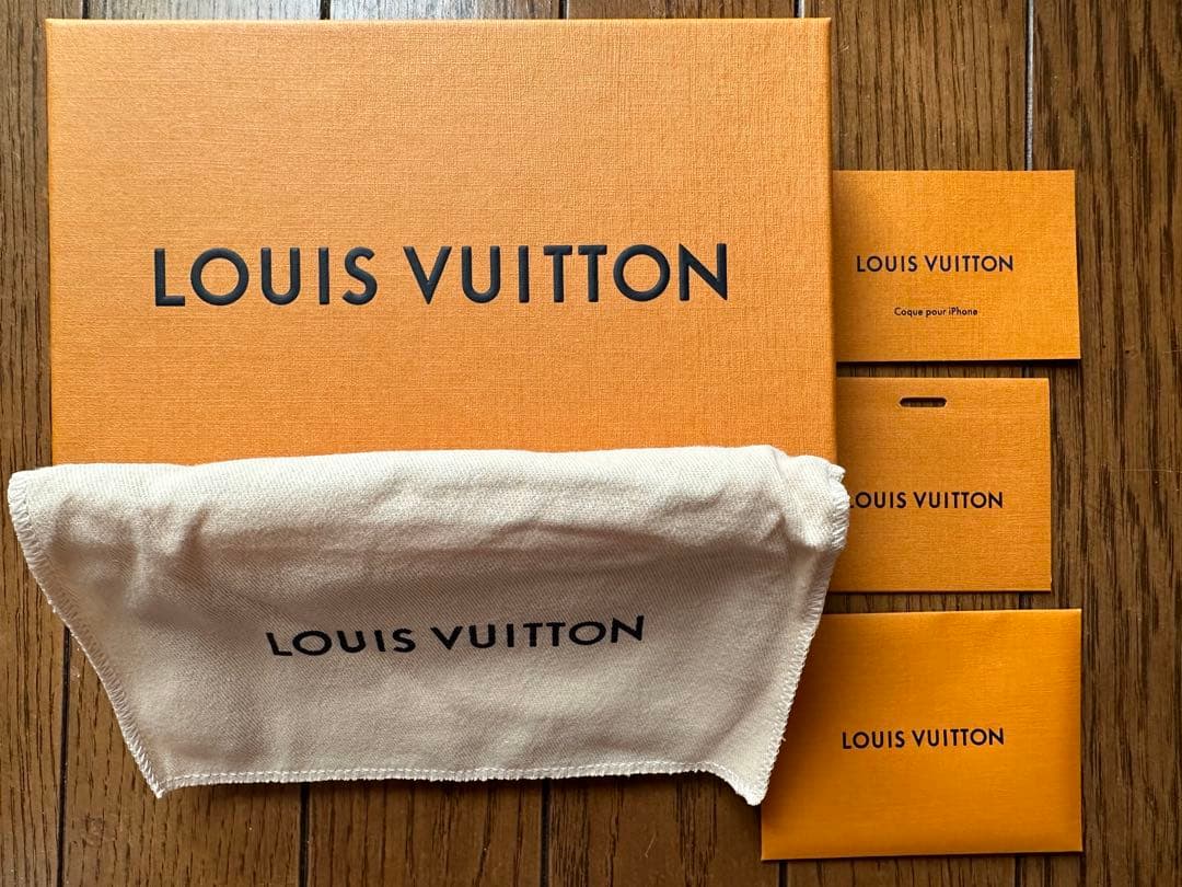 ルイヴィトン モノグラム・リ・トランク iPhone14 PRO ケース