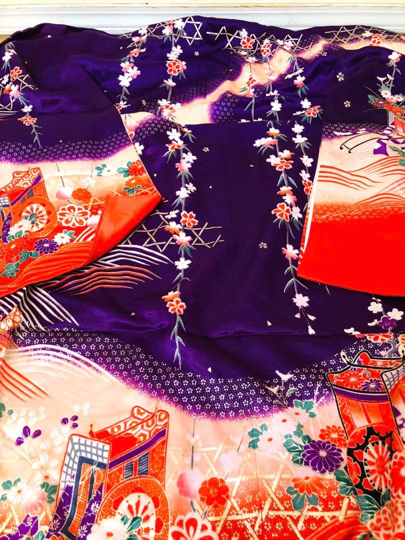 七五三七歳‼正絹豪華紫に裾赤地煌びやか❤️御所車金彩ラメ箔❤️完全フルセット