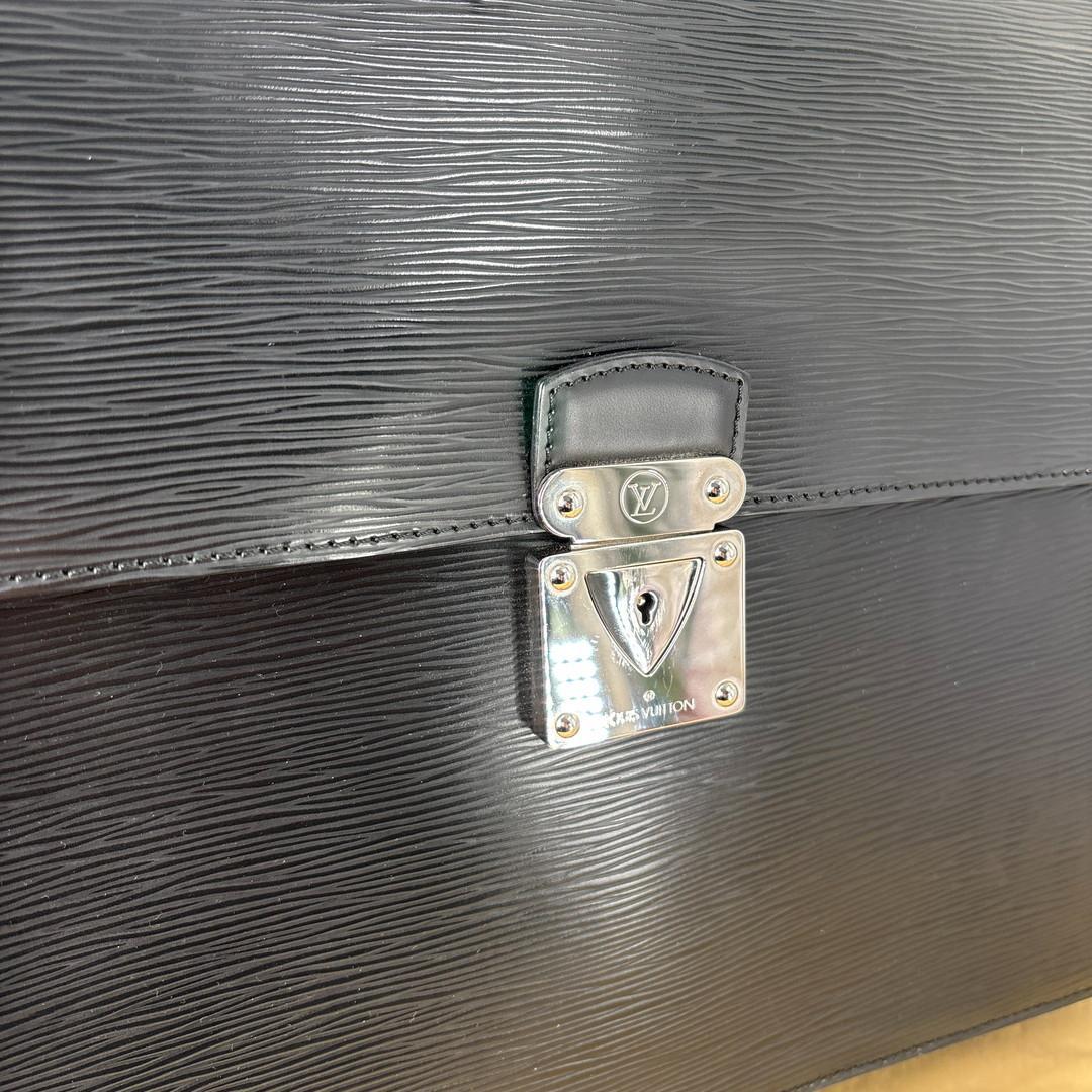 新品同様 ルイヴィトン エピ ラギート M54552 レザー ビジネス バッグ