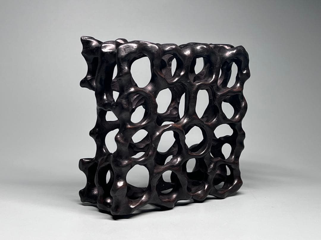 唐木　花台　透かし彫り　花瓶台　飾り物　置物台　盆栽台　華道具　細工彫　四角形