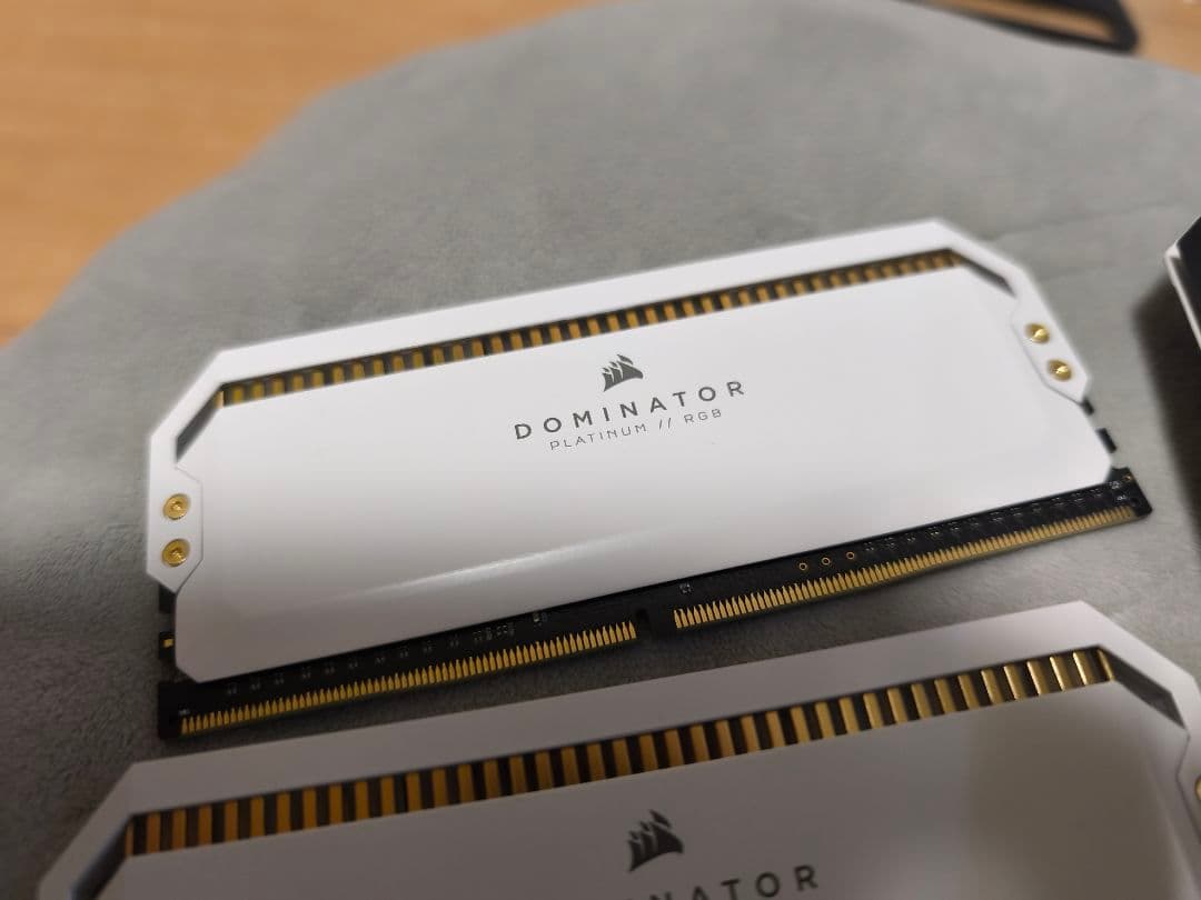 CORSAIR DOMINATORPLATINUM 8GB 3200MHz 2枚