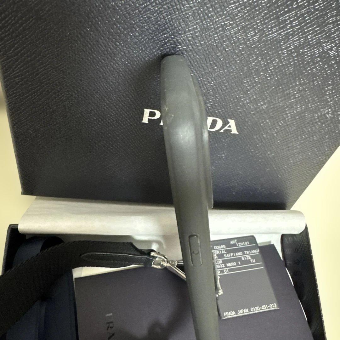 サフィアーノトライアングル iPhone 15 Pro用カバー