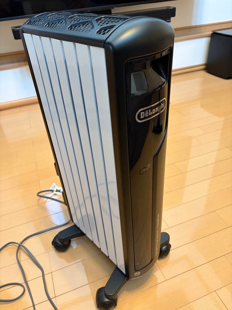 週末値下げ！美品！デロンギ　マルチダイナミックヒーター　MDH09-BK
