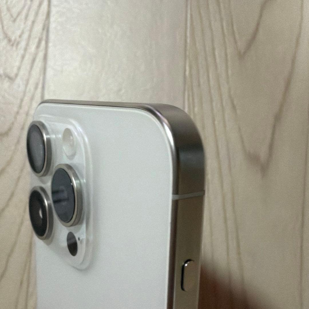 【美品】Apple iPhone 15 Pro 本体 256GB SIMフリー