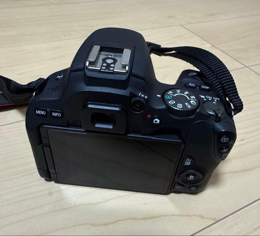 Canon EOS kiss X9 ダブルズームキット+ 単焦点レンズ付き