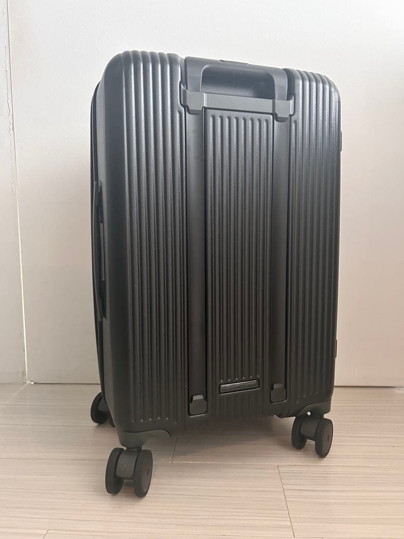 イノベーターINV155 MadBlack 55L Middle キャリーケース