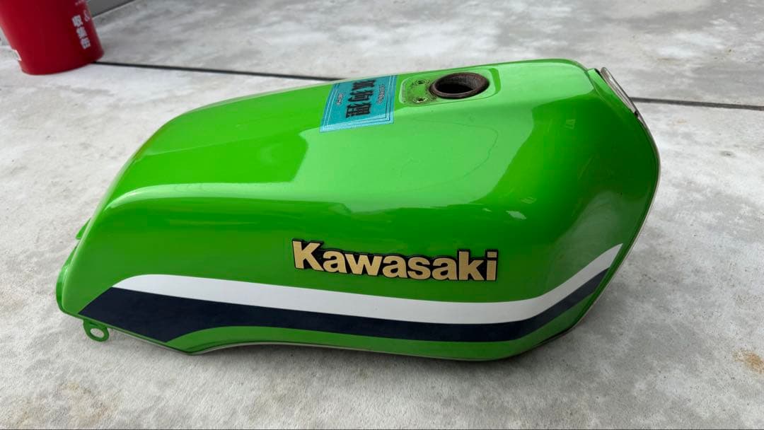 z400gp タンク　ライムグリーン