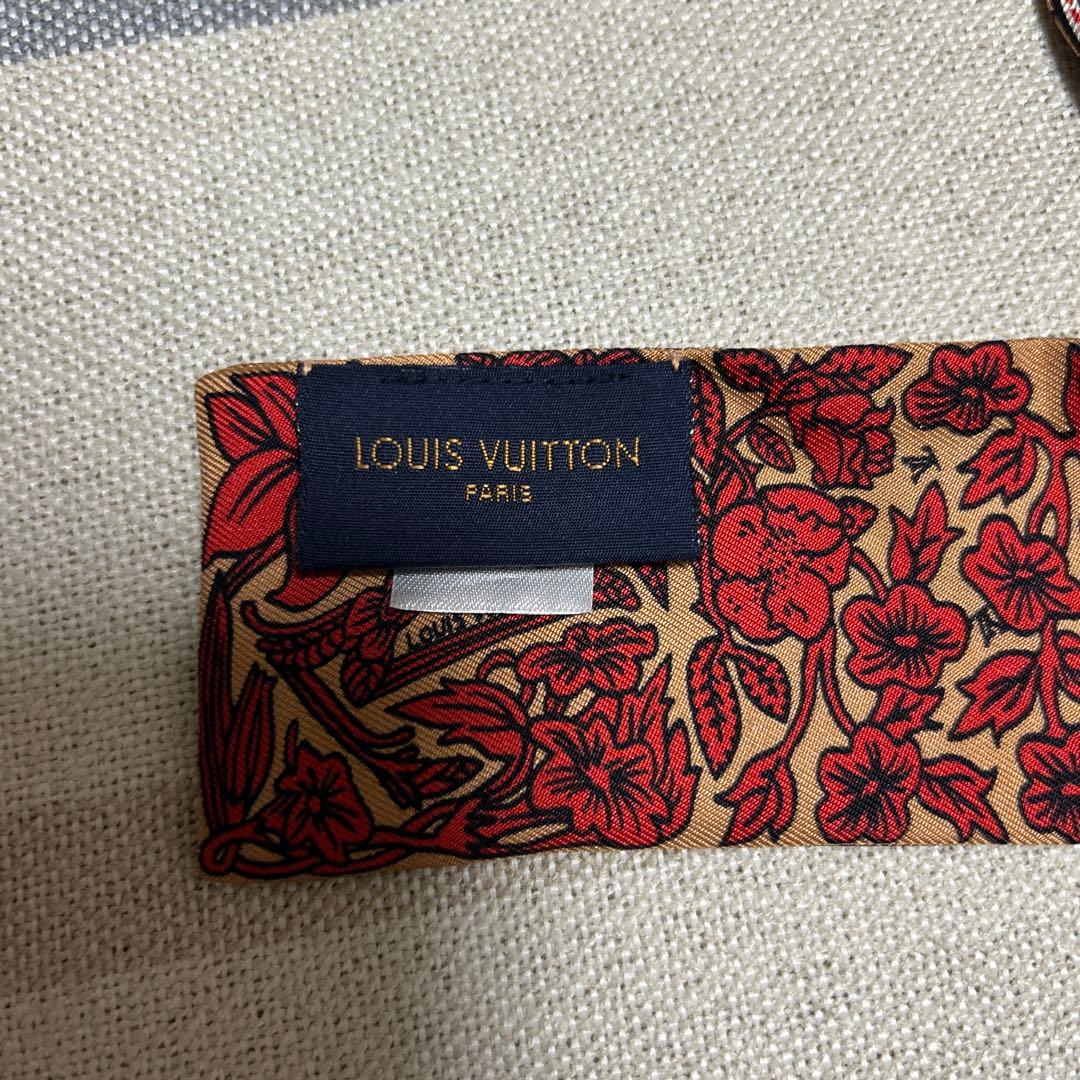 ヴィトンのスカーフ